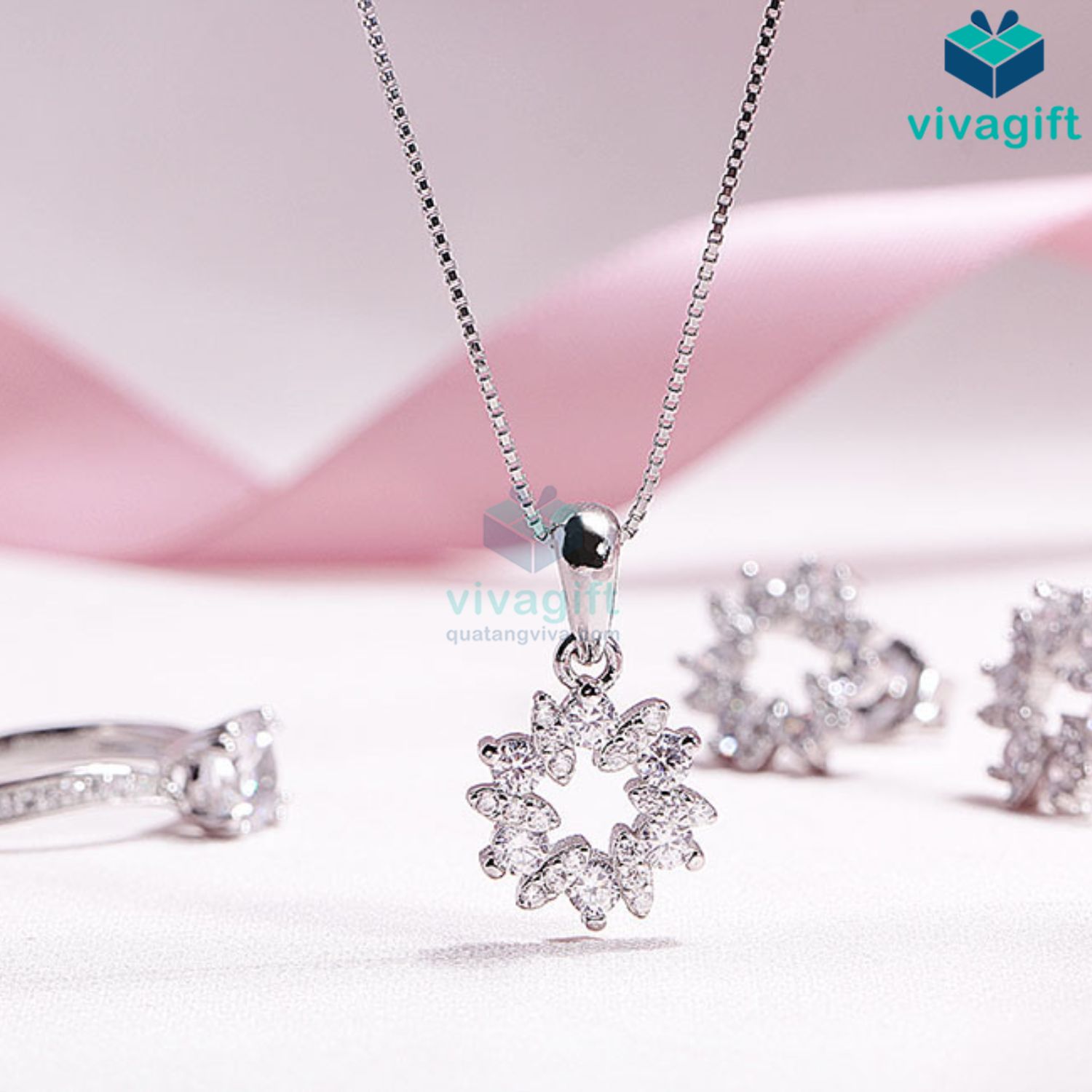 Bật mí 12 quà tặng vợ 8/3 lãng mạn và tình cảm nhất 6 Bật mí 12 quà tặng vợ 8/3 lãng mạn và tình cảm nhất - quatangviva.com