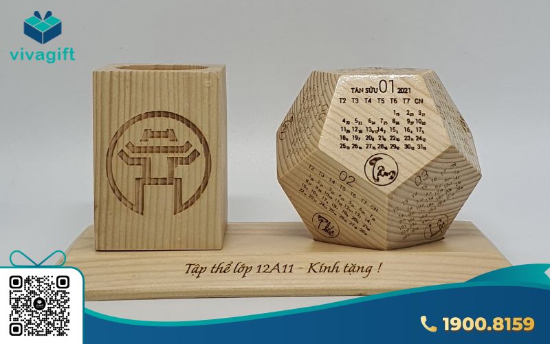 Lịch gỗ để bàn khắc tên sang trọng để làm quà tặng giáo viên ngày 20/11