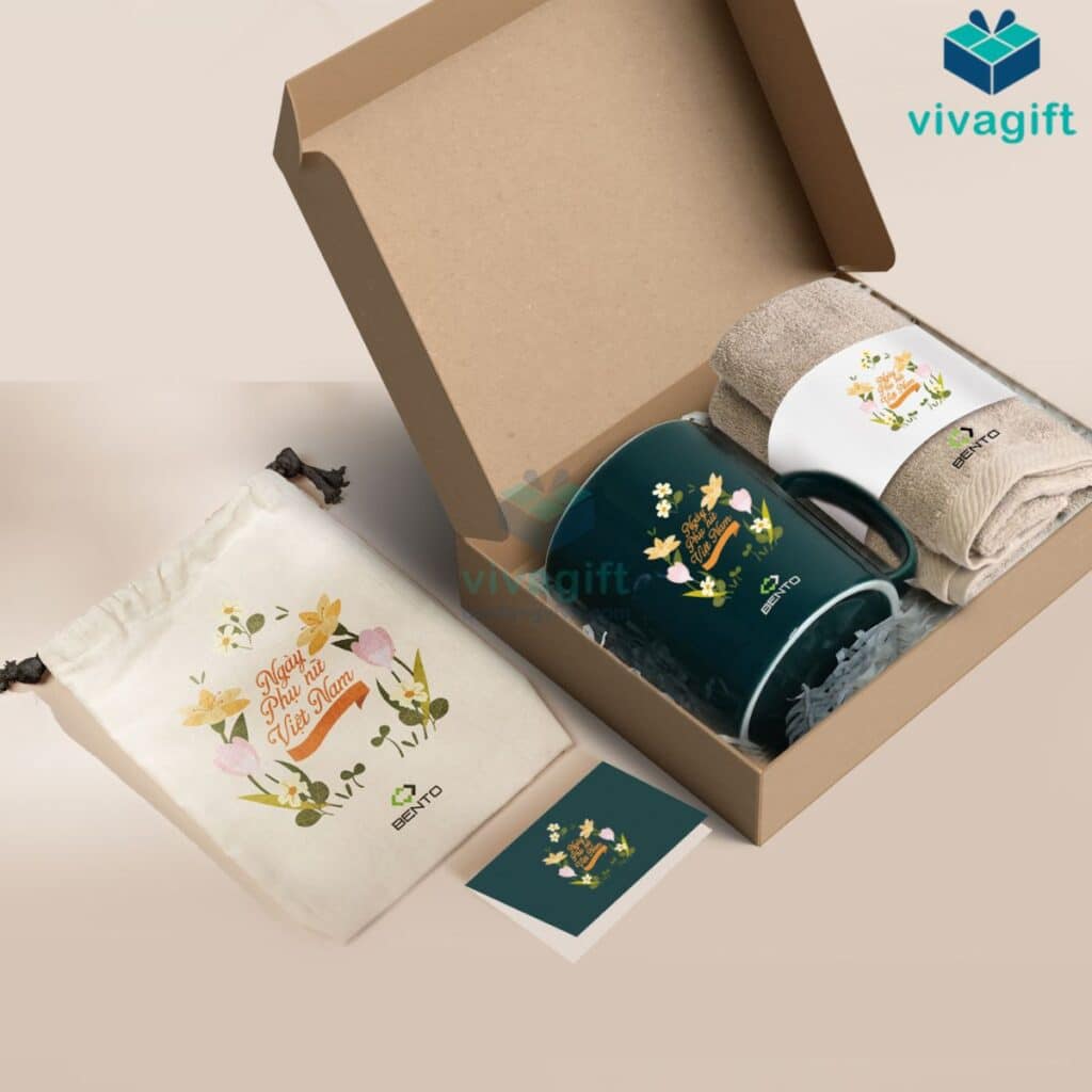 Set quà tặng 20/10 khăn, ly sứ và túi 