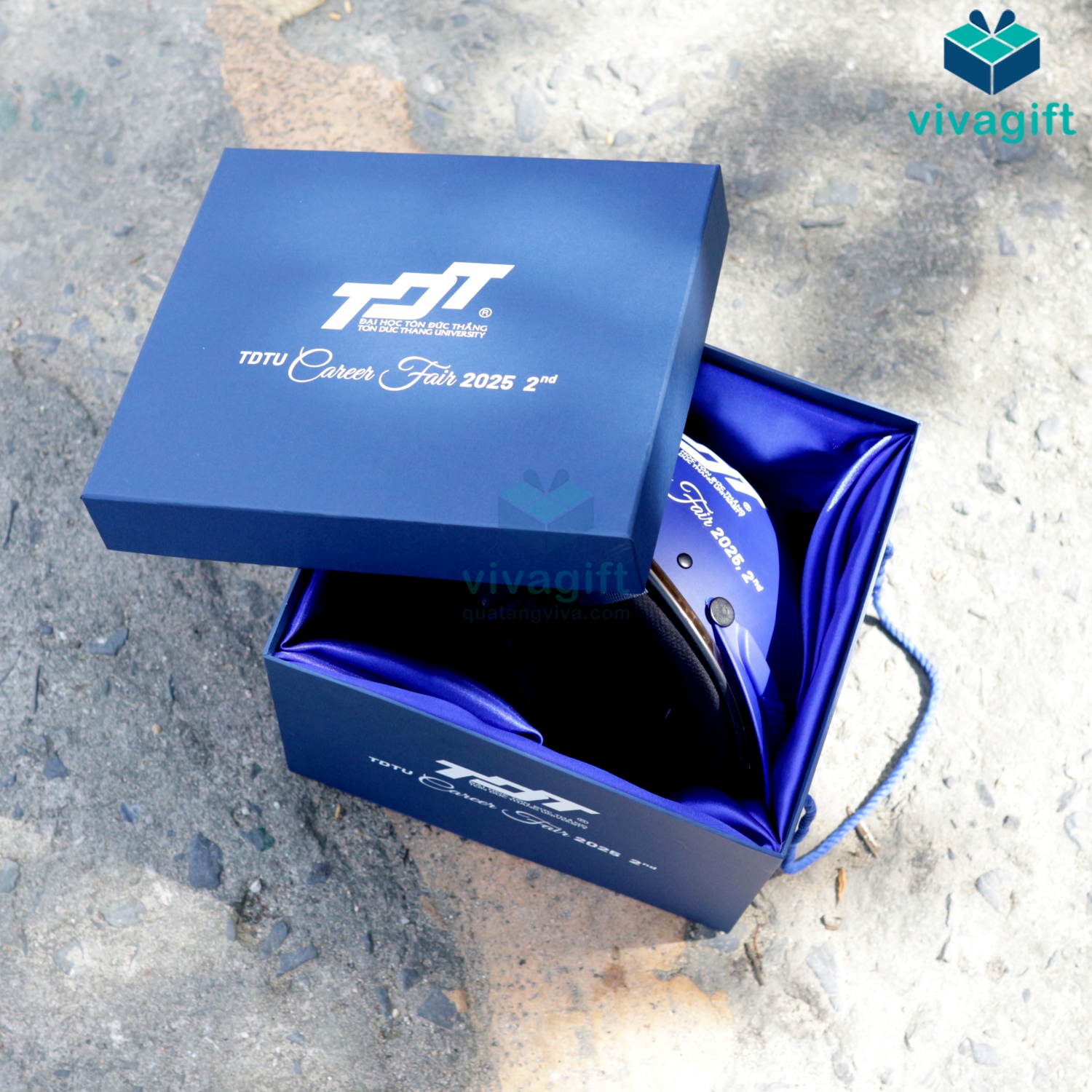 Set quà tặng hộp đựng mũ bảo hiểm cao cấp GS206 6 Set quà tặng hộp đựng mũ bảo hiểm cao cấp GS206 - Quatangviva.com