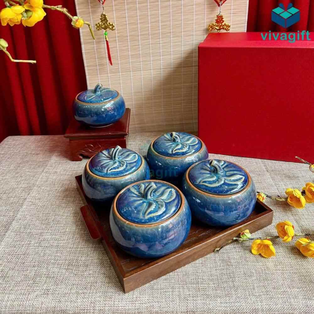 Bộ hũ mứt Tết men hỏa biến xanh lam dáng quả bí kèm khay gỗ KMS-24 9 bo hu mut tet dang qua bi kms 24 03