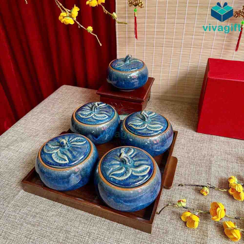 Bộ hũ mứt Tết men hỏa biến xanh lam dáng quả bí kèm khay gỗ KMS-24 6 bo hu mut tet dang qua bi kms 24