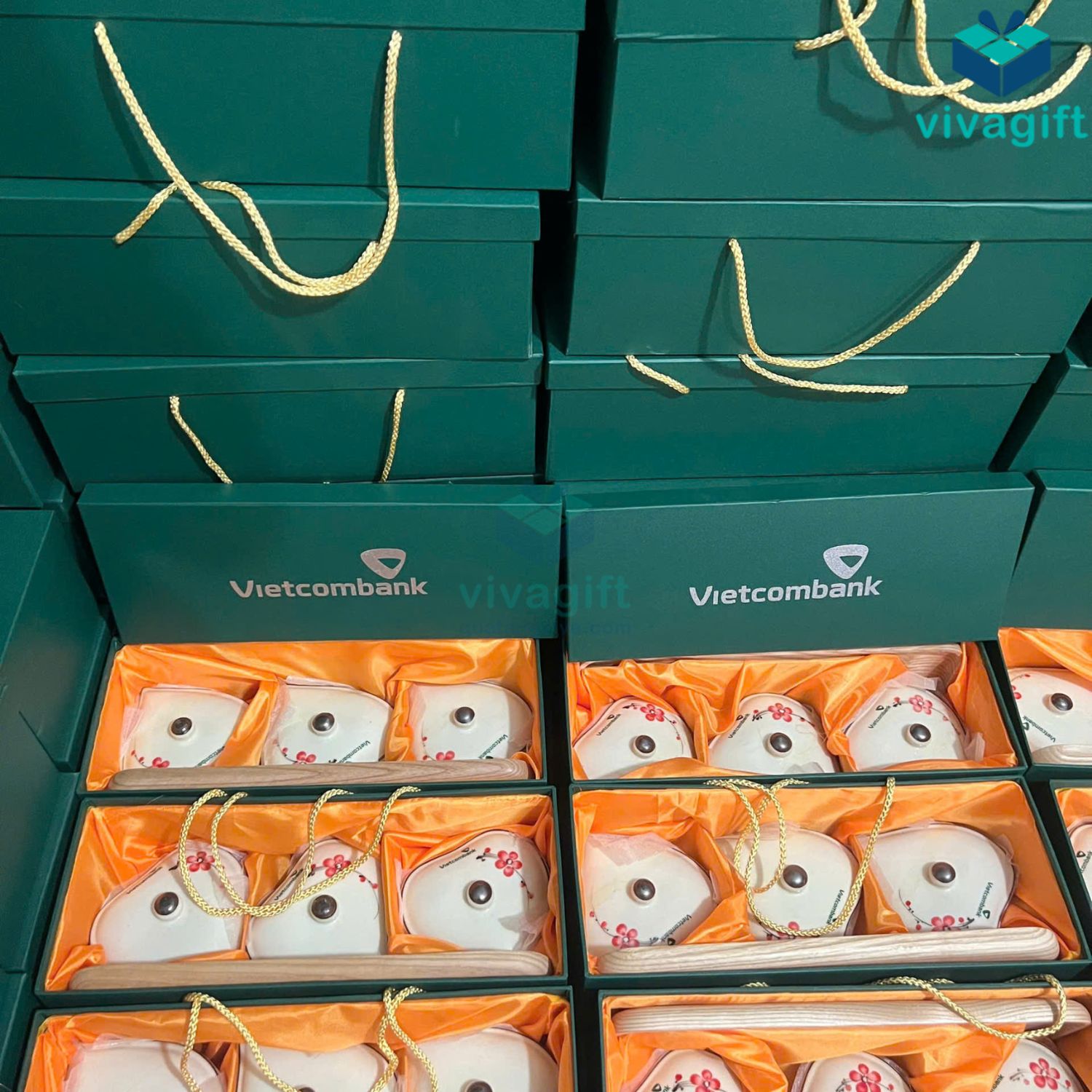 Khay mứt Tết gốm sứ Bát Tràng hình trái tim men kem vẽ hoa đào đỏ KMS-17 8 khay mut tet ve hoa dao do kms 17 02