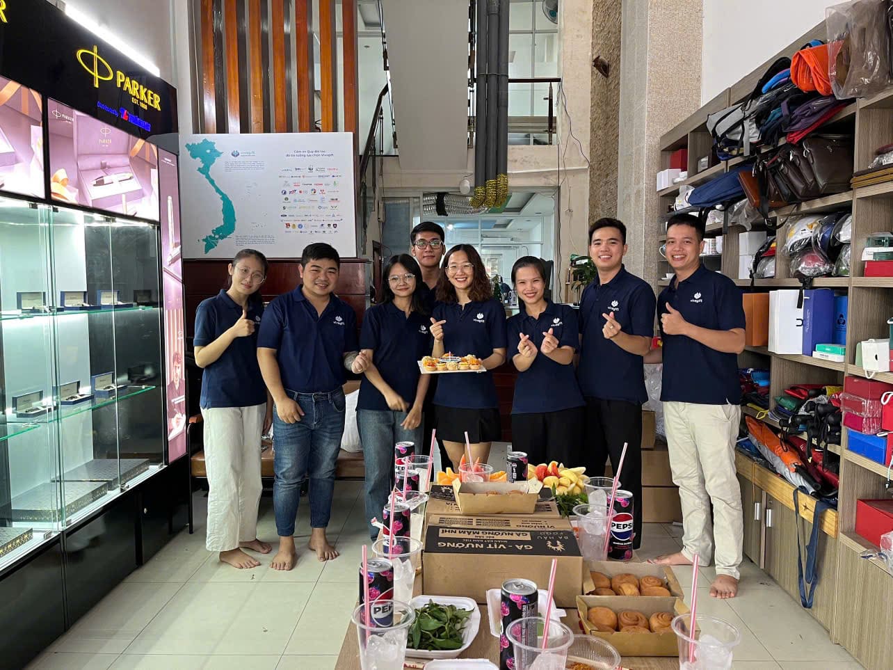 Công ty Quà Tặng Viva Tuyển Dụng Nhân Viên Thu Mua Tháng 3/2026 6 Hoạt động sinh nhật phòng Kinh doanh