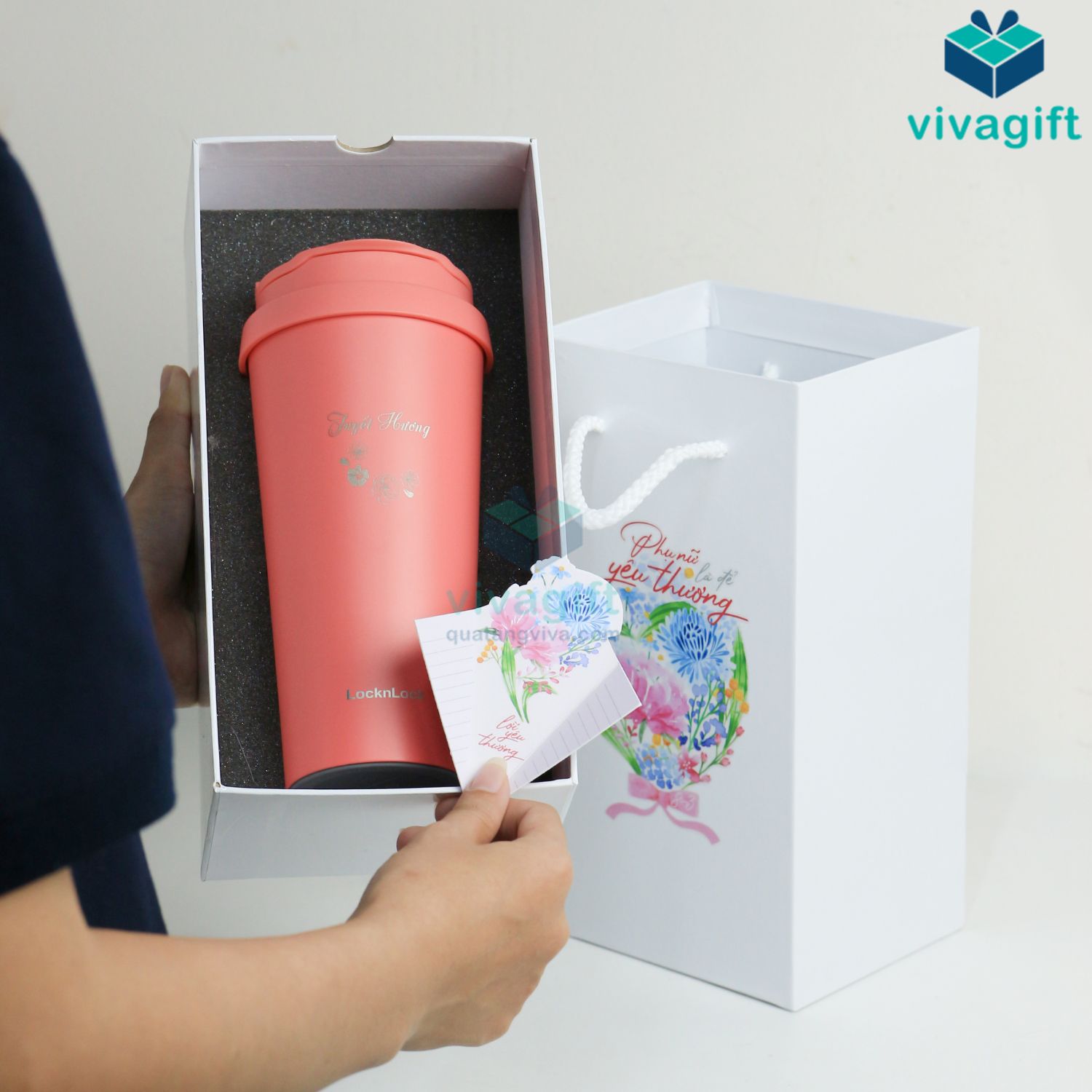 Danh sách 13 quà tặng 8/3 cho khách hàng, đối tác nữ độc đáo và ý nghĩa nhất 14 Danh sách 10+ quà tặng 8/3 cho khách hàng, đối tác nữ độc đáo và ý nghĩa nhất - quatangviva.com