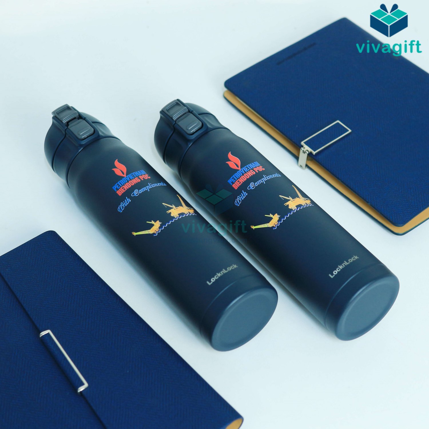 Mẫu quà tặng doanh nghiệp bình giữ nhiệt Lock&Lock in logo Petrovietnam
