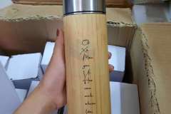 binh-giu-nhiet-vo-tre-khac-ten-logo-450ml-q104-6-3