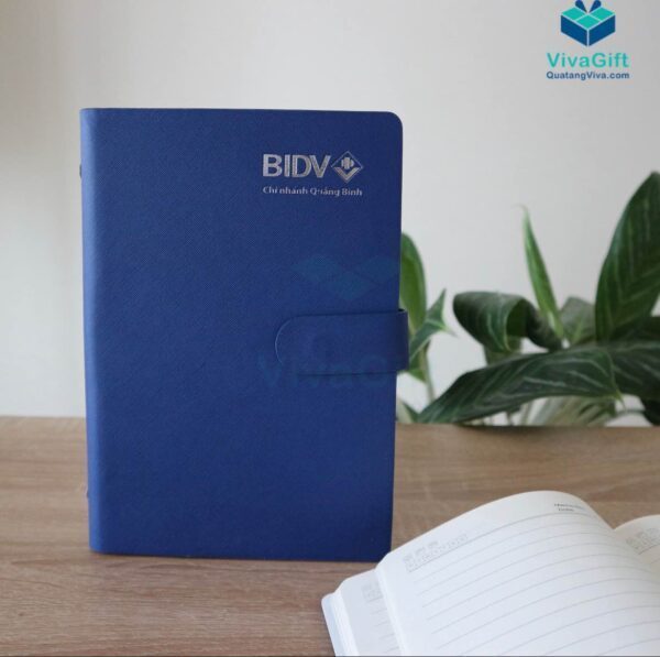 Sổ Tay Bìa Còng Gập 2 B035 Kèm Khoá Nam Châm In Logo Theo Yêu Cầu