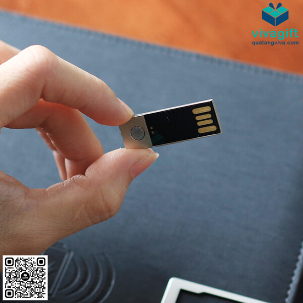 Sổ Sạc Đa Năng 10000mAh Có USB Và Logo Phát Sáng SDN03 6