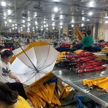 Xưởng sản xuất ô dù cầm tay in logo – Quatangviva.com