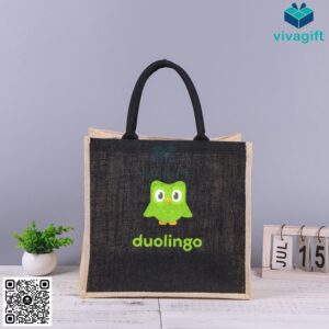 Túi vải đay hình hộp dáng đứng, có quai xách và viền bên hông TVD113