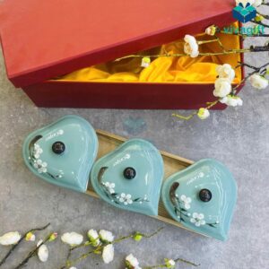 Khay mứt Tết gốm sứ Bát Tràng hình trái tim xanh ngọc hoa đào KMS-08 - Quatangviva.com